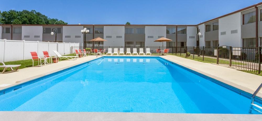 Ramada By Wyndham Henderson/Evansville Экстерьер фото