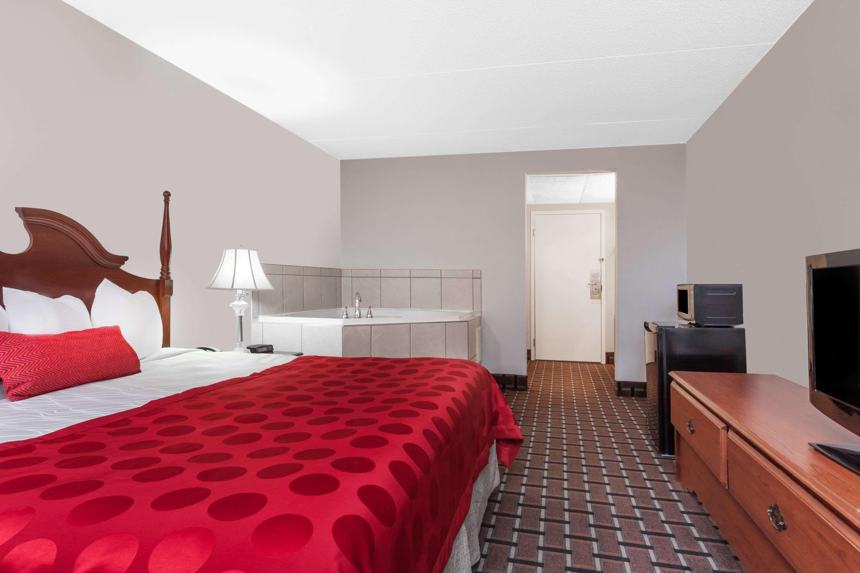 Ramada By Wyndham Henderson/Evansville Экстерьер фото