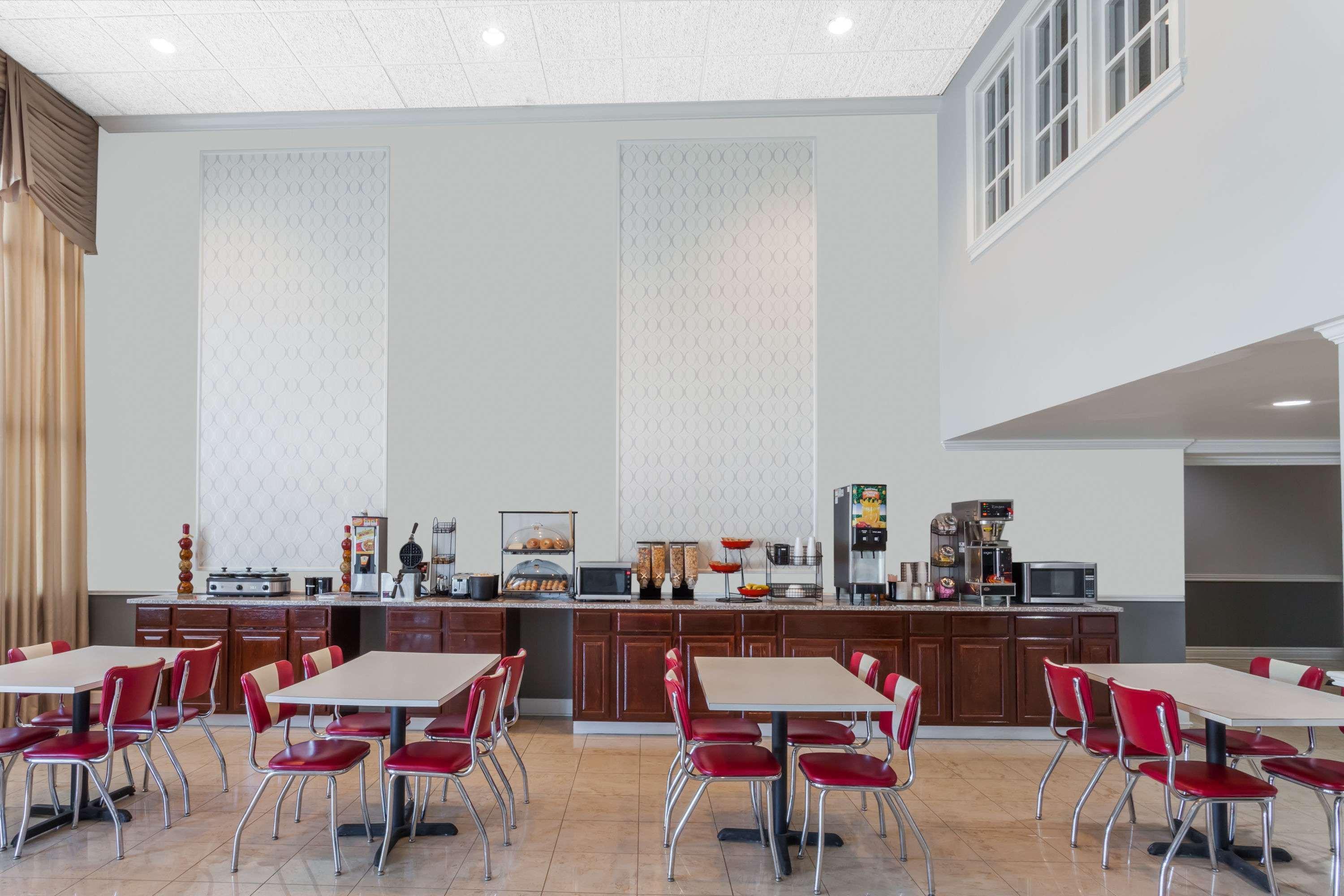 Ramada By Wyndham Henderson/Evansville Экстерьер фото