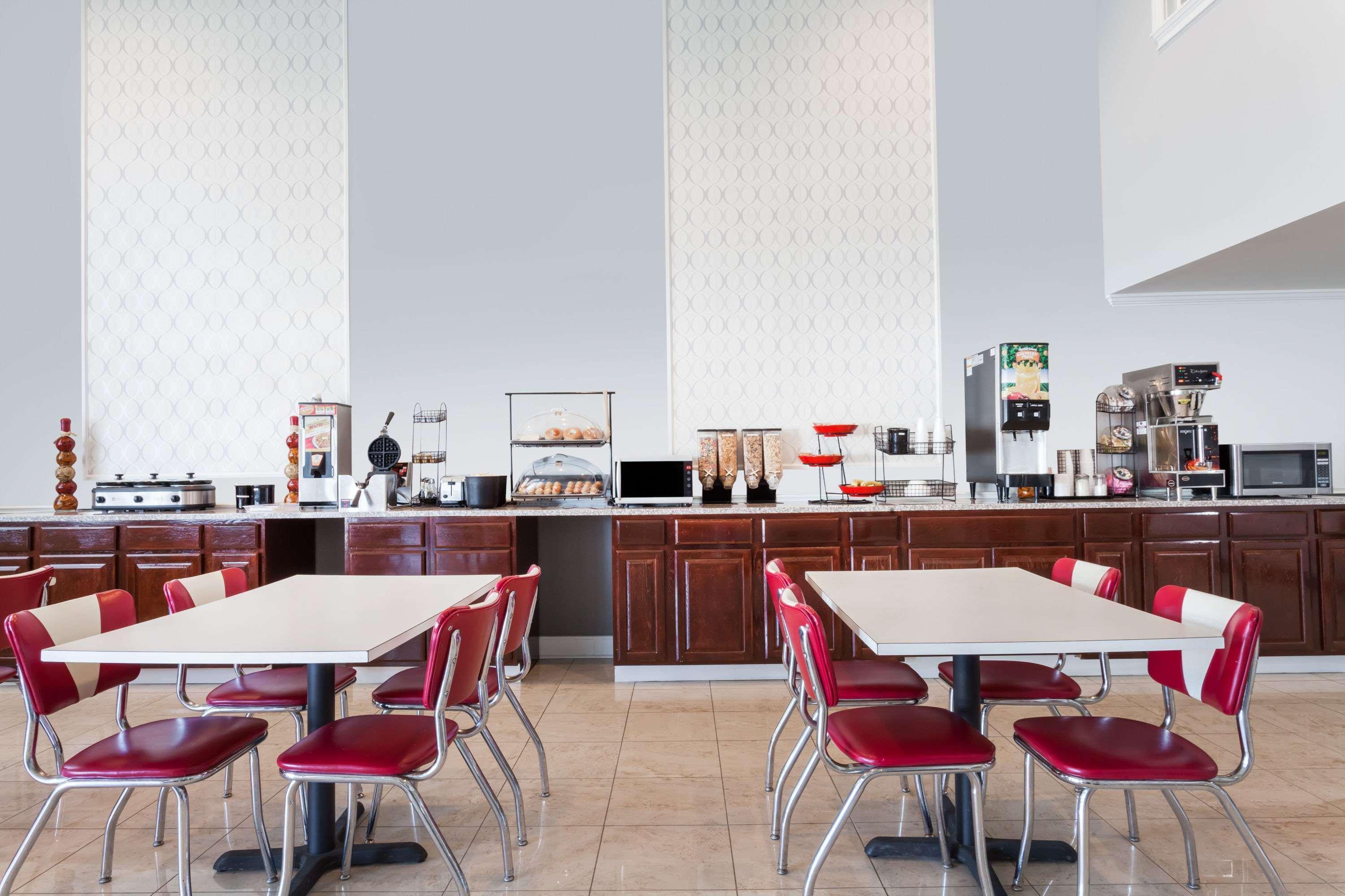 Ramada By Wyndham Henderson/Evansville Экстерьер фото
