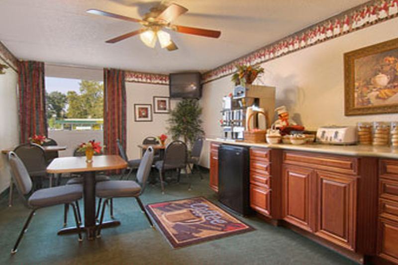 Ramada By Wyndham Henderson/Evansville Экстерьер фото